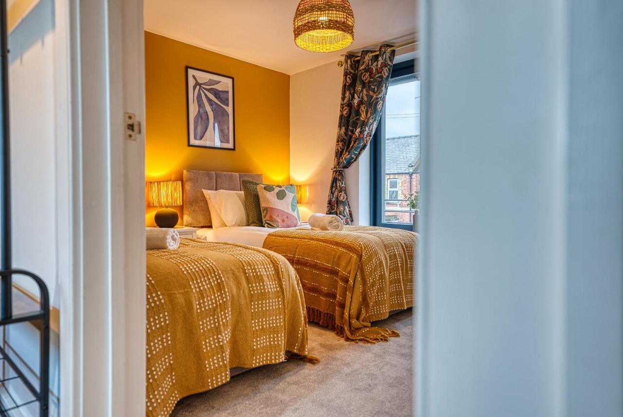 Ashcroft Loft By Timeless Stays - Stunning 3 Bedroom, 2 Bathrooms, Charming Central Apartment Featuring A Balcony Cirencester Esterno foto